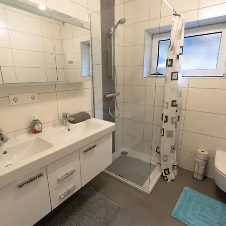 Geraeumige In Gemeinde Mit Grosser Terrasse Apartment Flattach