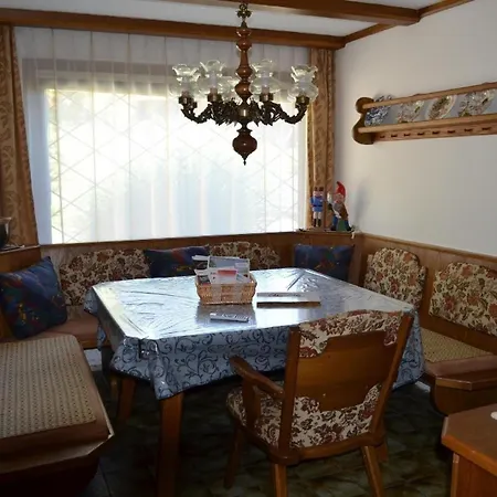 Geraeumige In Gemeinde Mit Grosser Terrasse Apartment Flattach