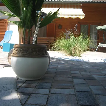 Geraeumige In Gemeinde Mit Grosser Terrasse Flattach